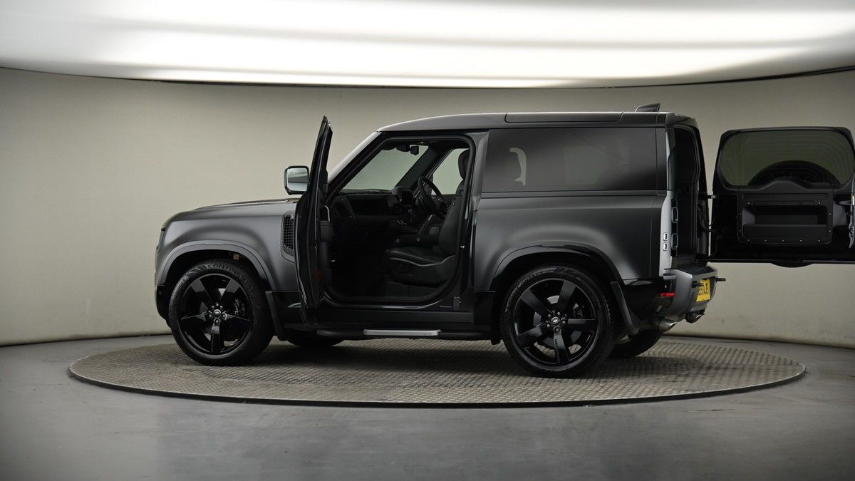 More views of Land Rover Defender 90