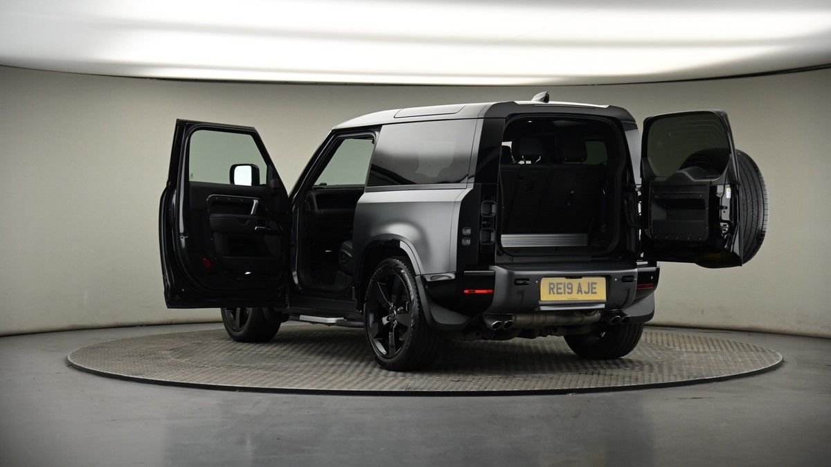 More views of Land Rover Defender 90