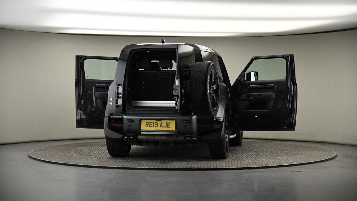 More views of Land Rover Defender 90