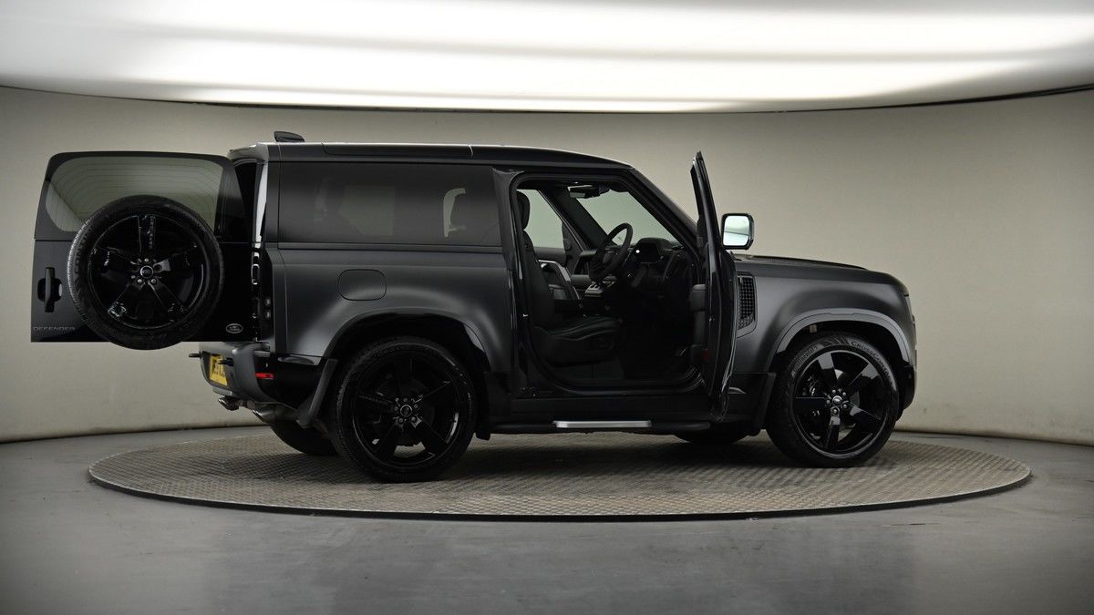 More views of Land Rover Defender 90