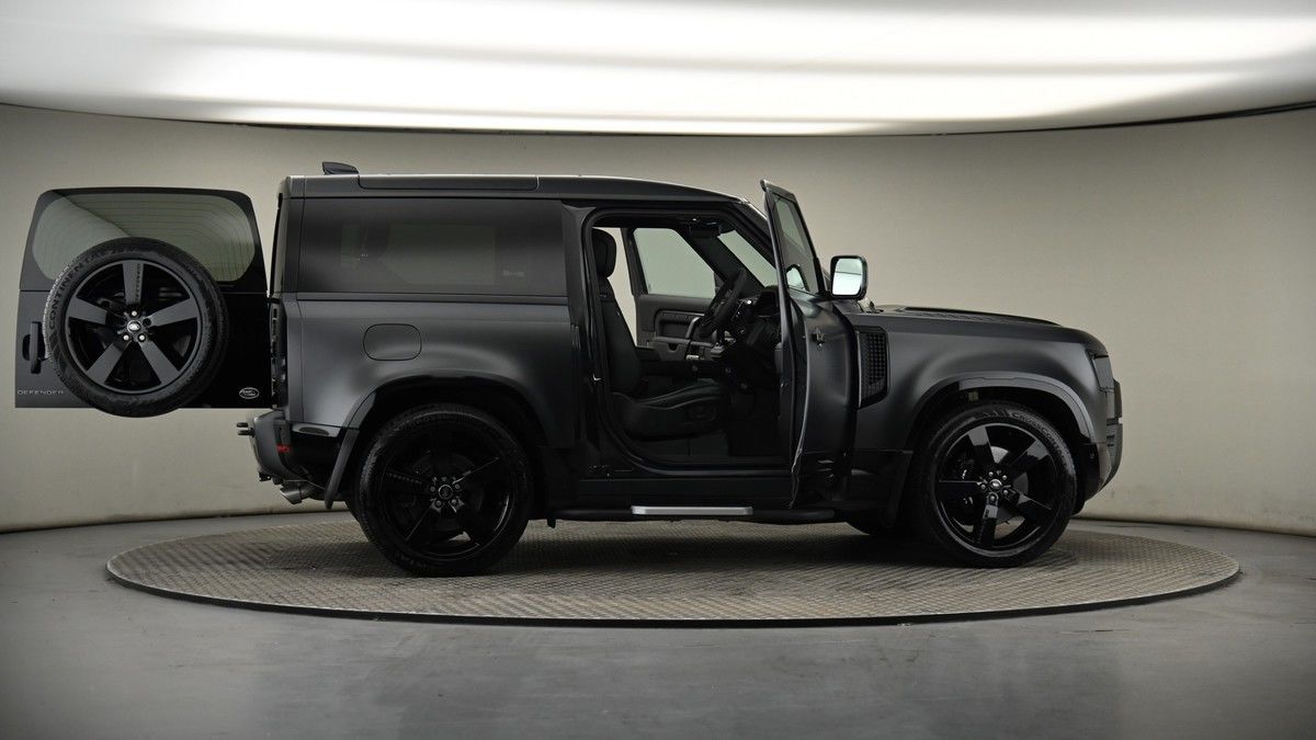 More views of Land Rover Defender 90