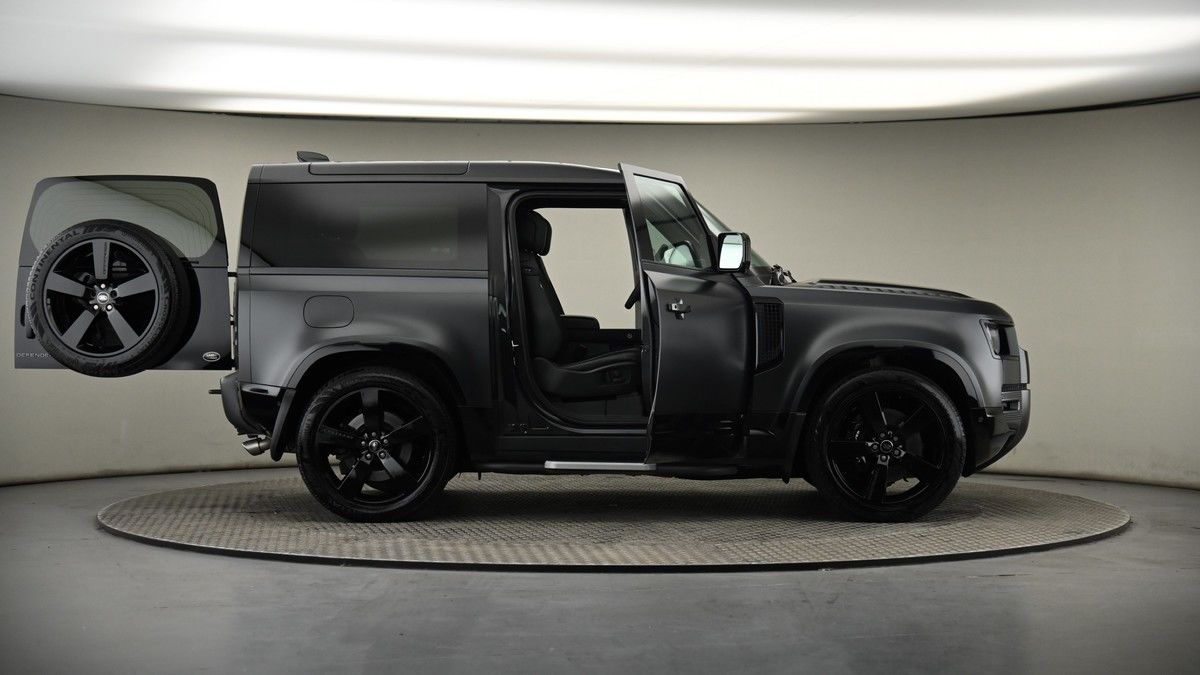 More views of Land Rover Defender 90