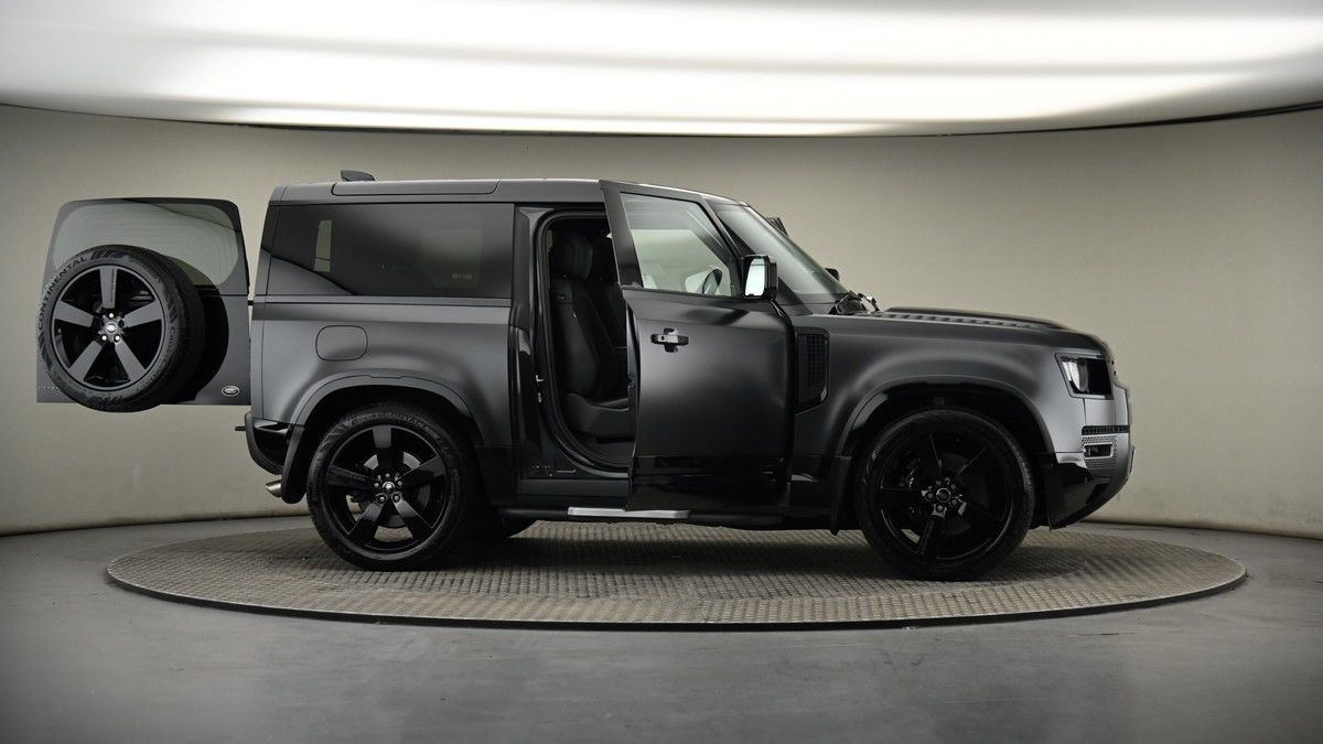 More views of Land Rover Defender 90