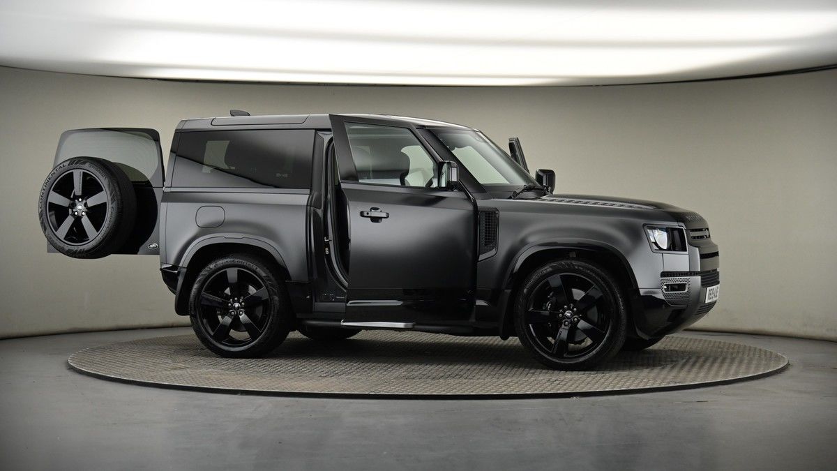 More views of Land Rover Defender 90