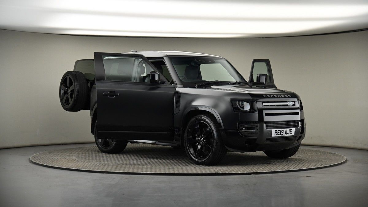 More views of Land Rover Defender 90