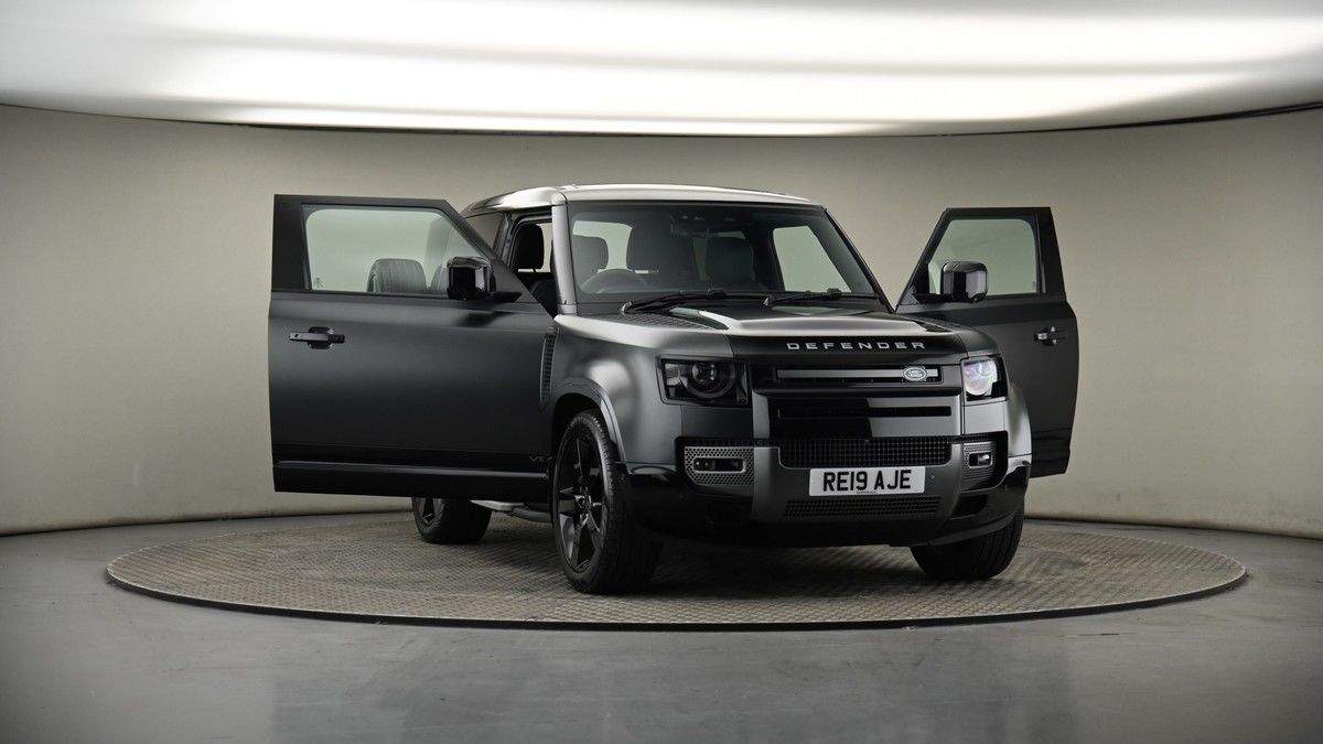 More views of Land Rover Defender 90