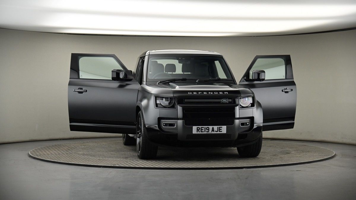 More views of Land Rover Defender 90