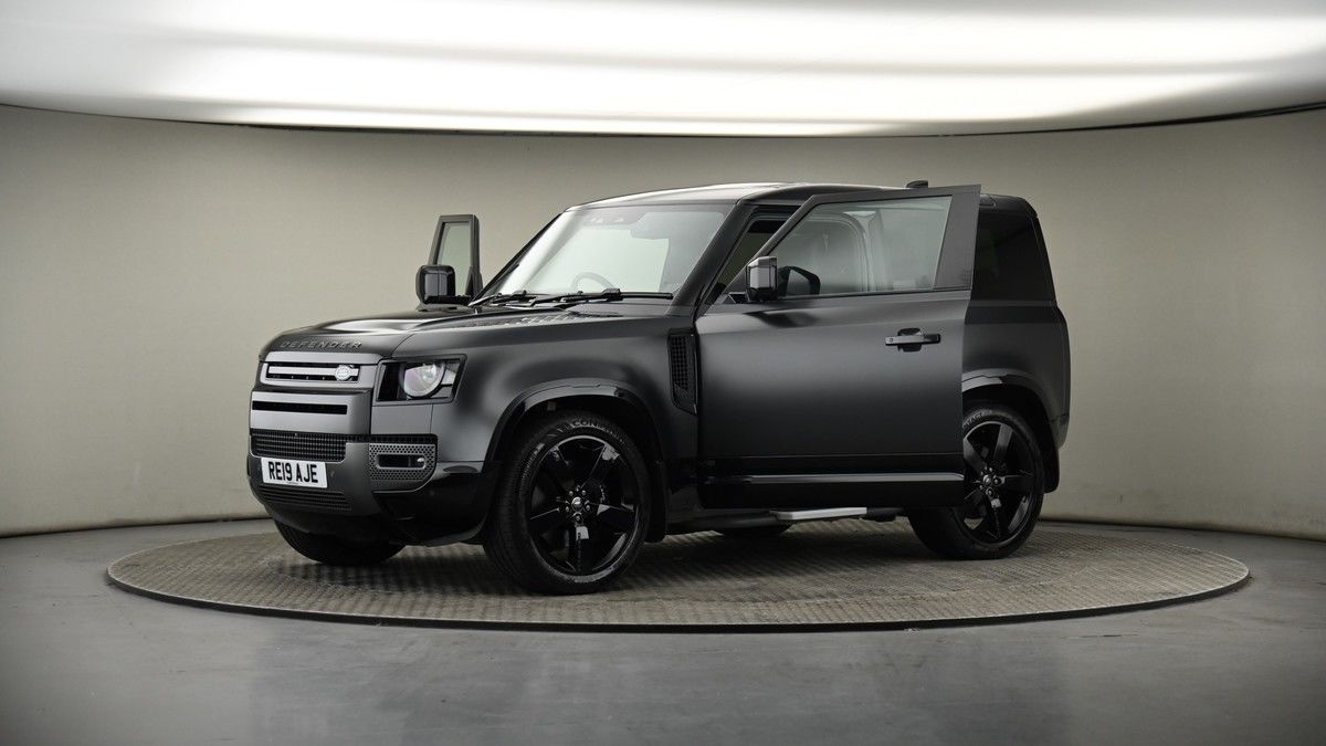 More views of Land Rover Defender 90
