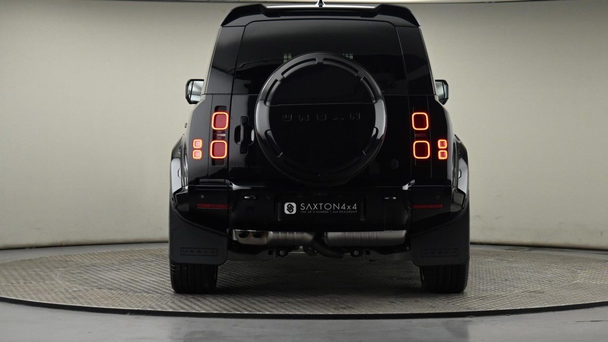 Land Rover Defender 110 Image 6