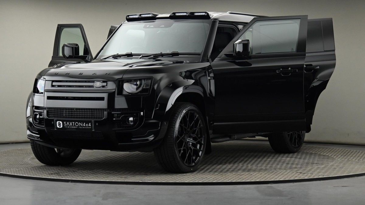 Land Rover Defender 110 Image 8