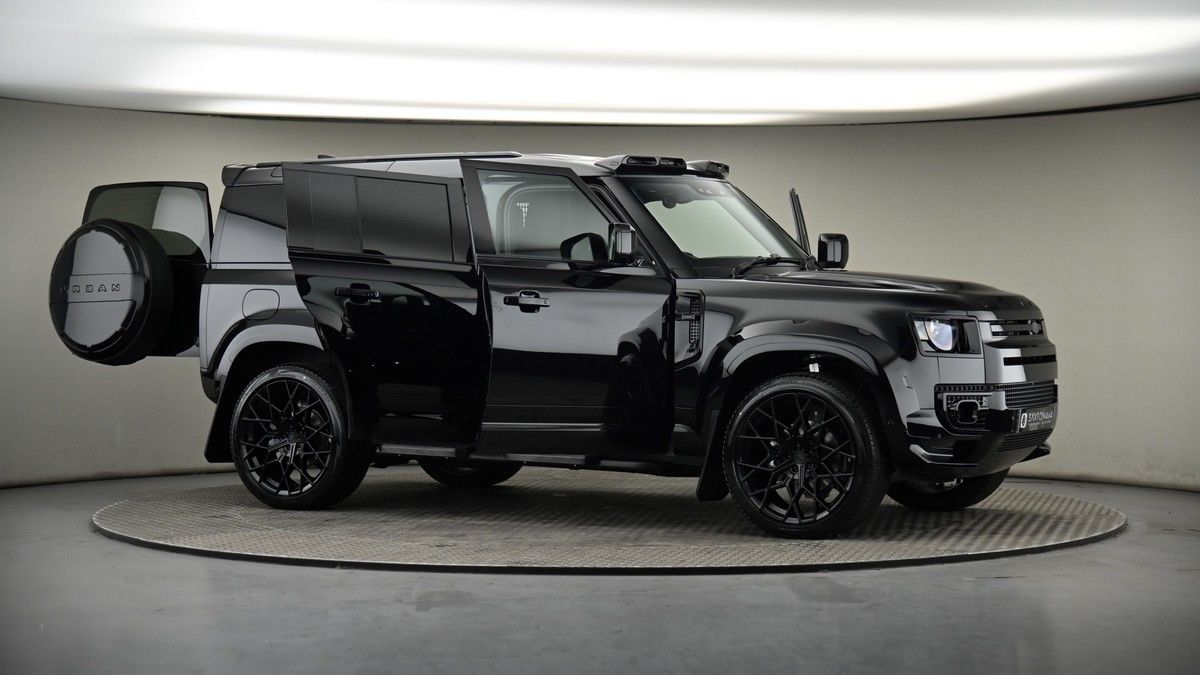 More views of Land Rover Defender 110