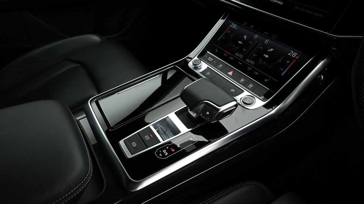 Audi Q7 Image 16
