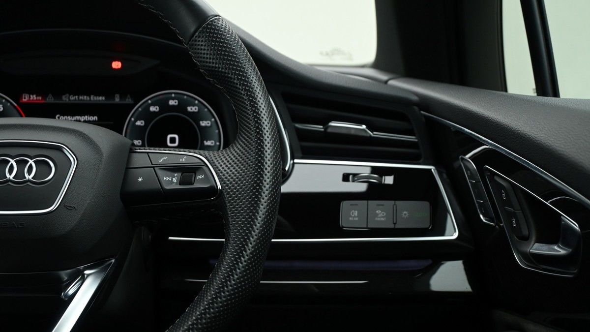 Audi Q7 Image 20