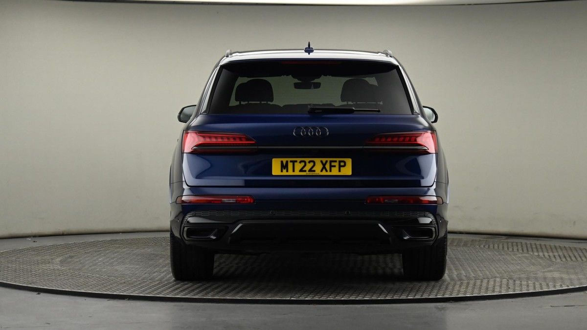 Audi Q7 Image 8