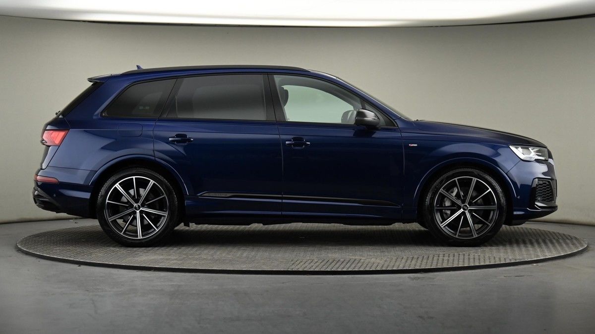 Audi Q7 Image 6