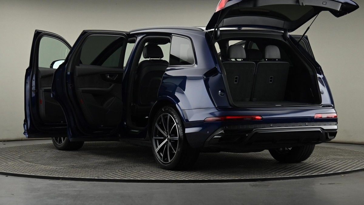 Audi Q7 Image 11