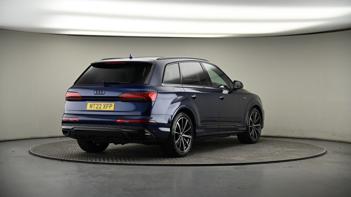 More views of Audi Q7