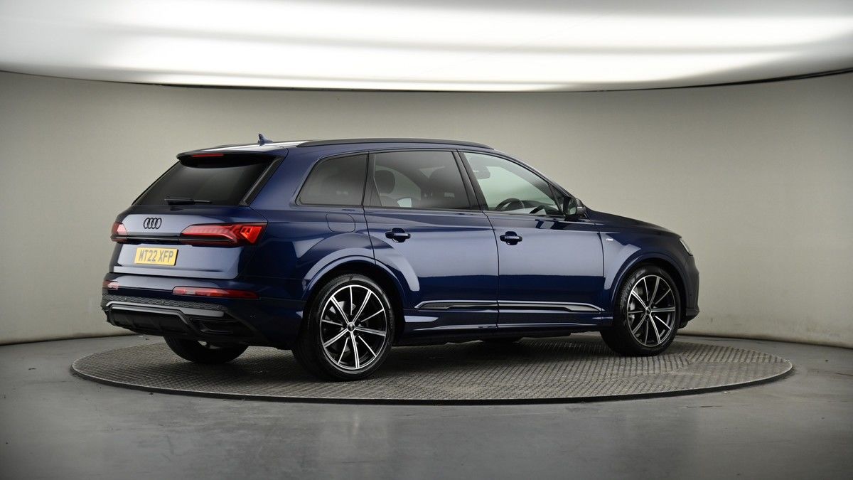 More views of Audi Q7