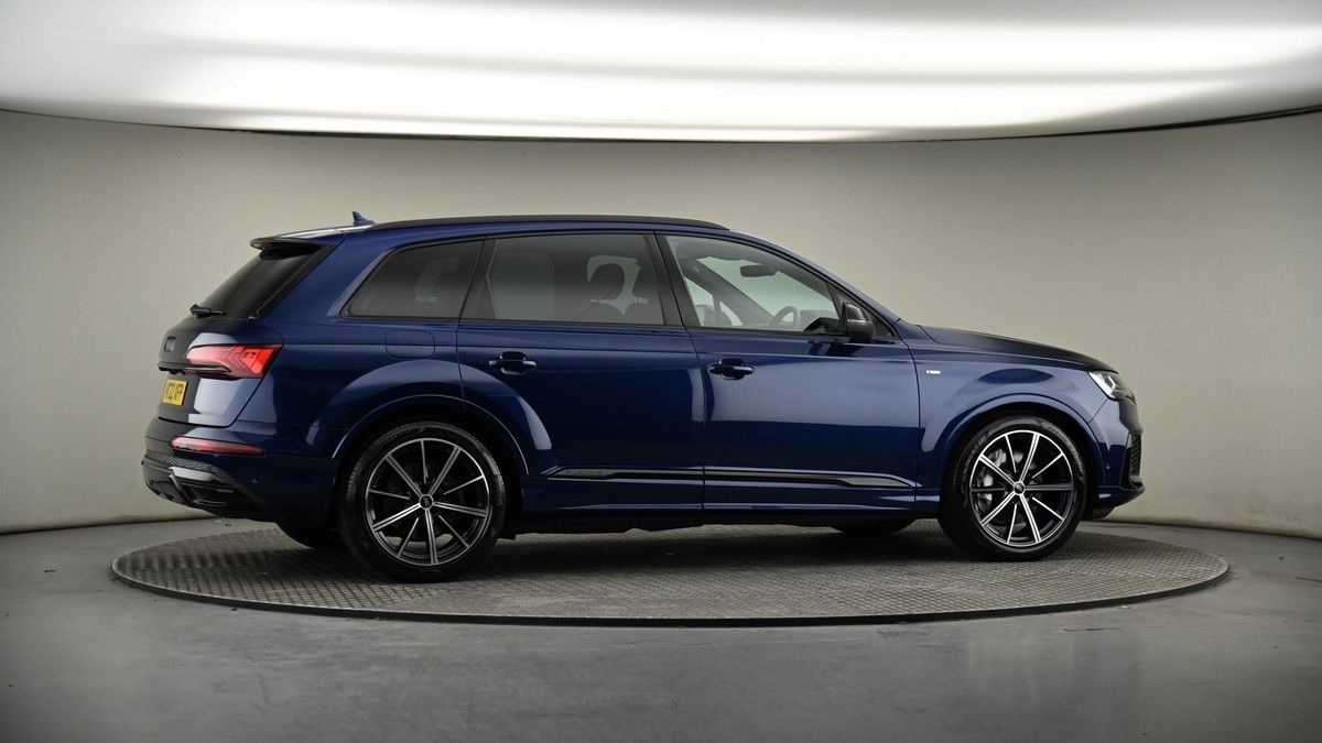 More views of Audi Q7
