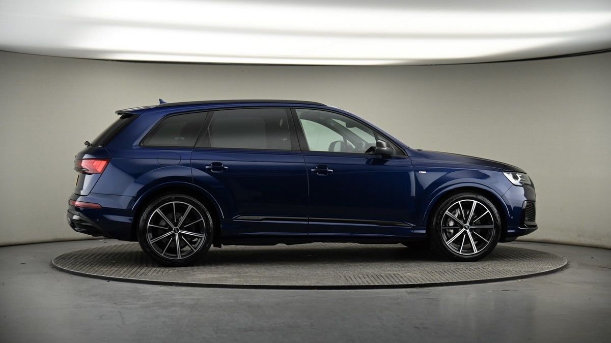 More views of Audi Q7