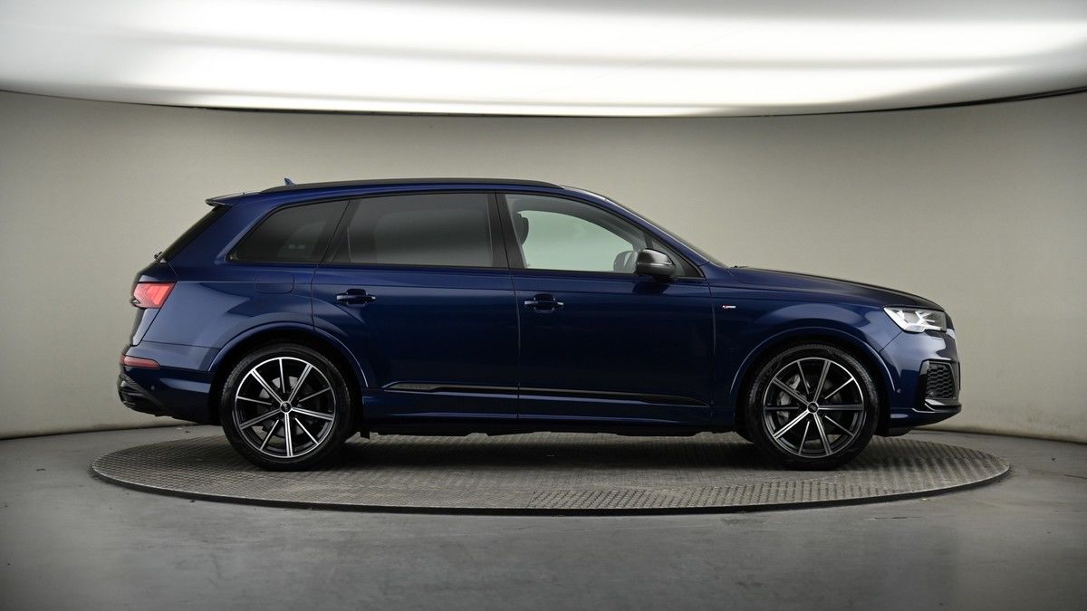 More views of Audi Q7