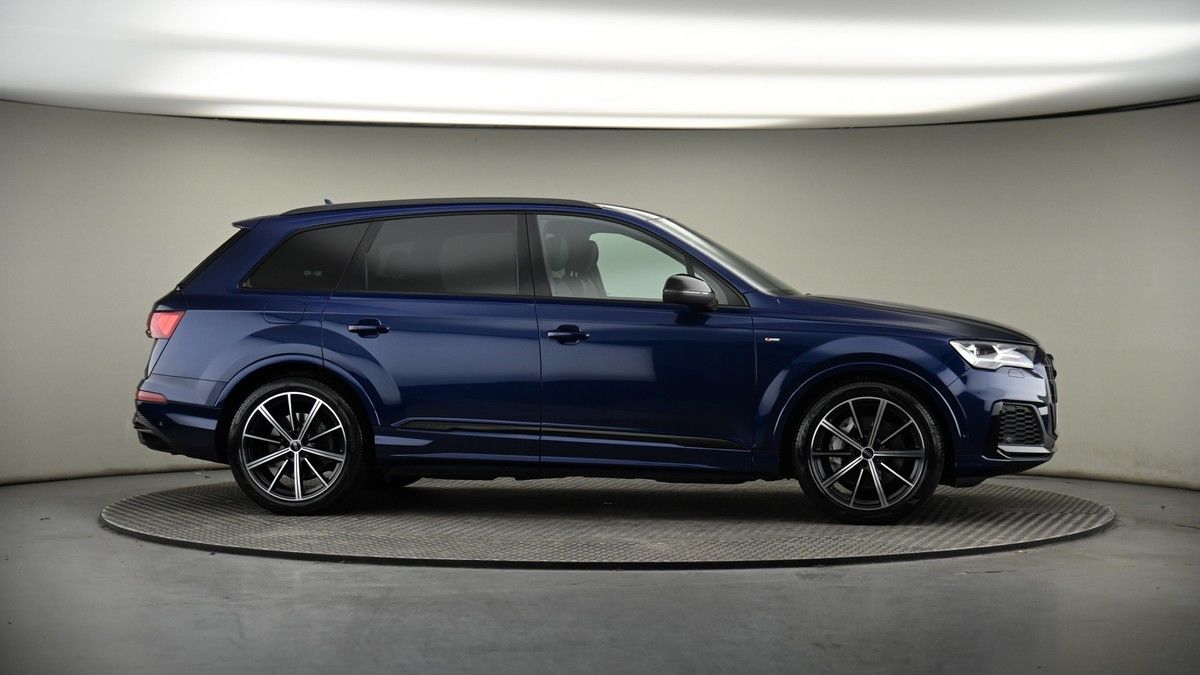 More views of Audi Q7