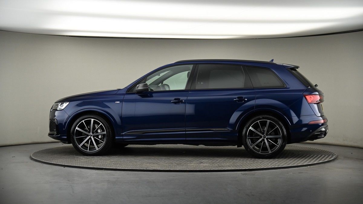 More views of Audi Q7