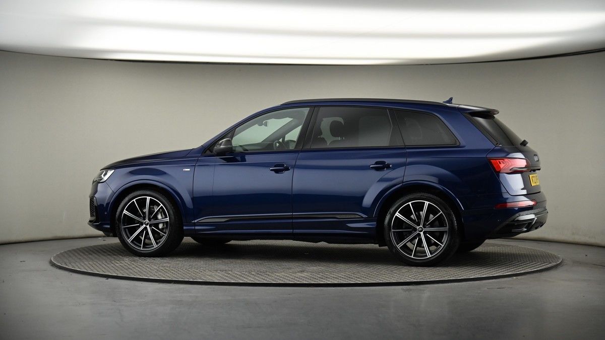 More views of Audi Q7