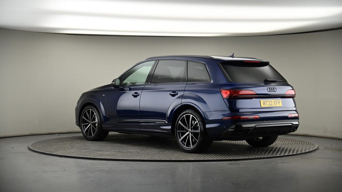 More views of Audi Q7