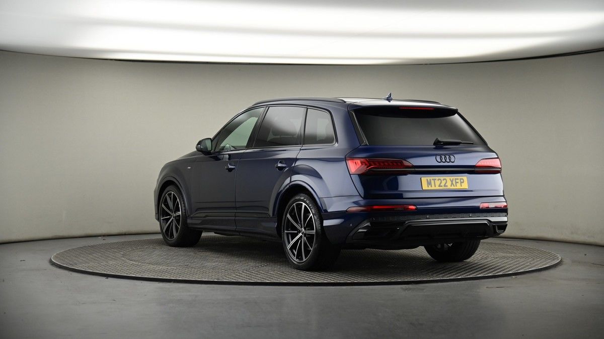 More views of Audi Q7