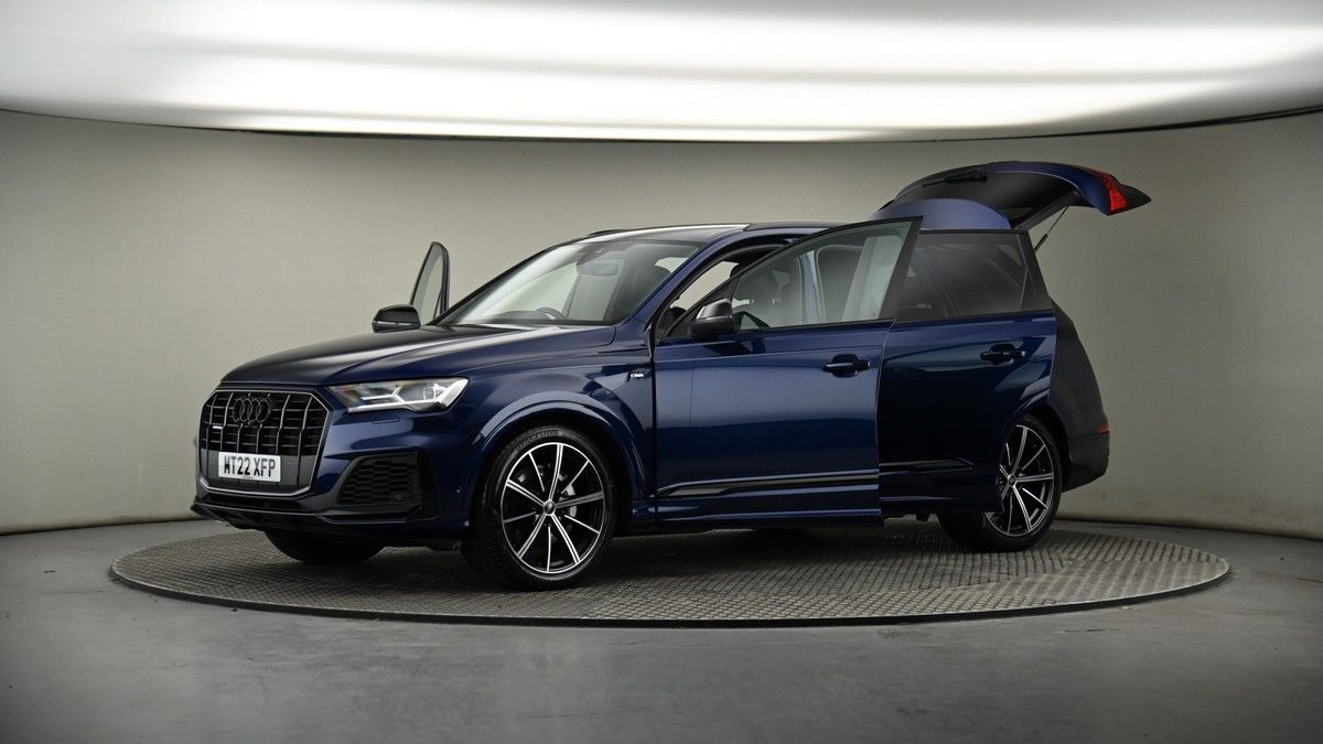 More views of Audi Q7