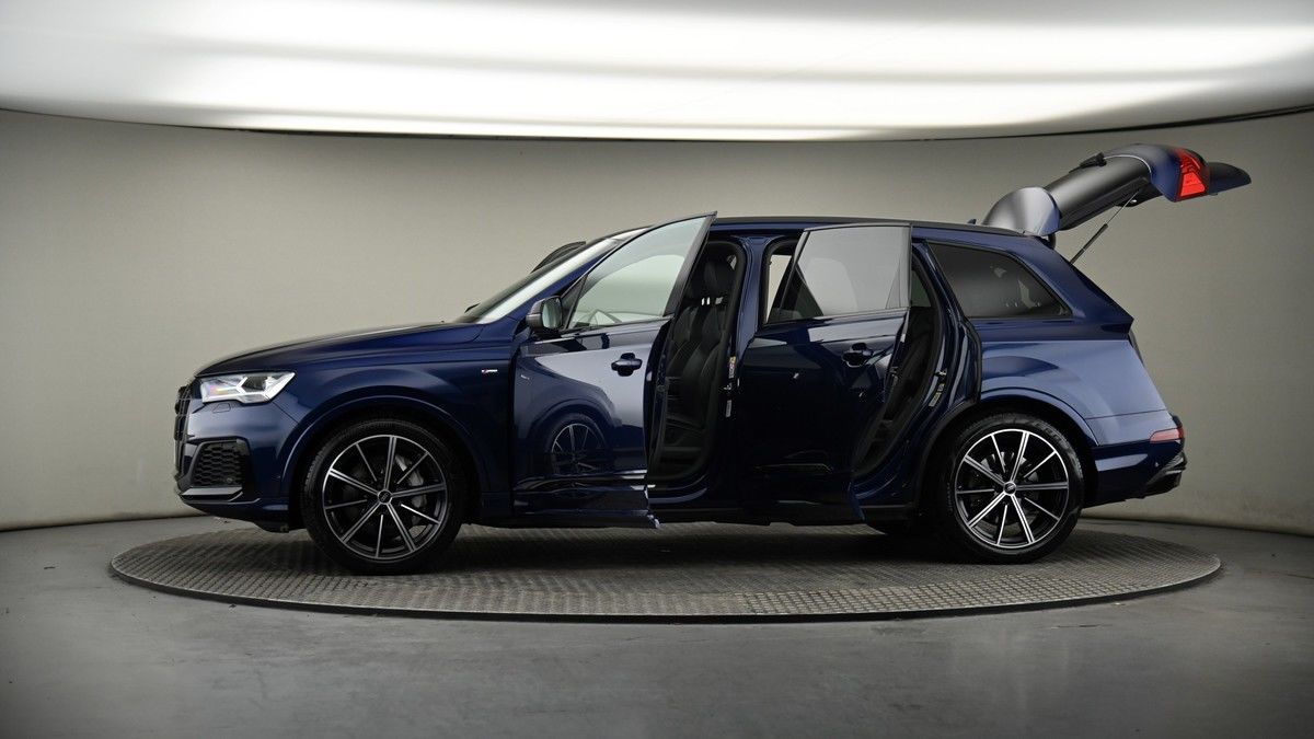 More views of Audi Q7