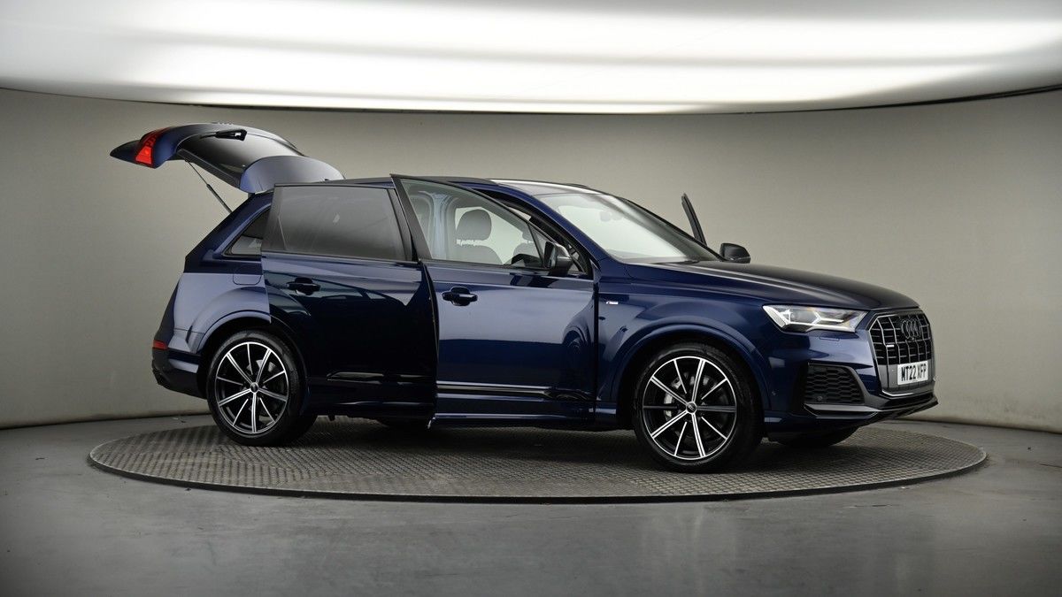 More views of Audi Q7
