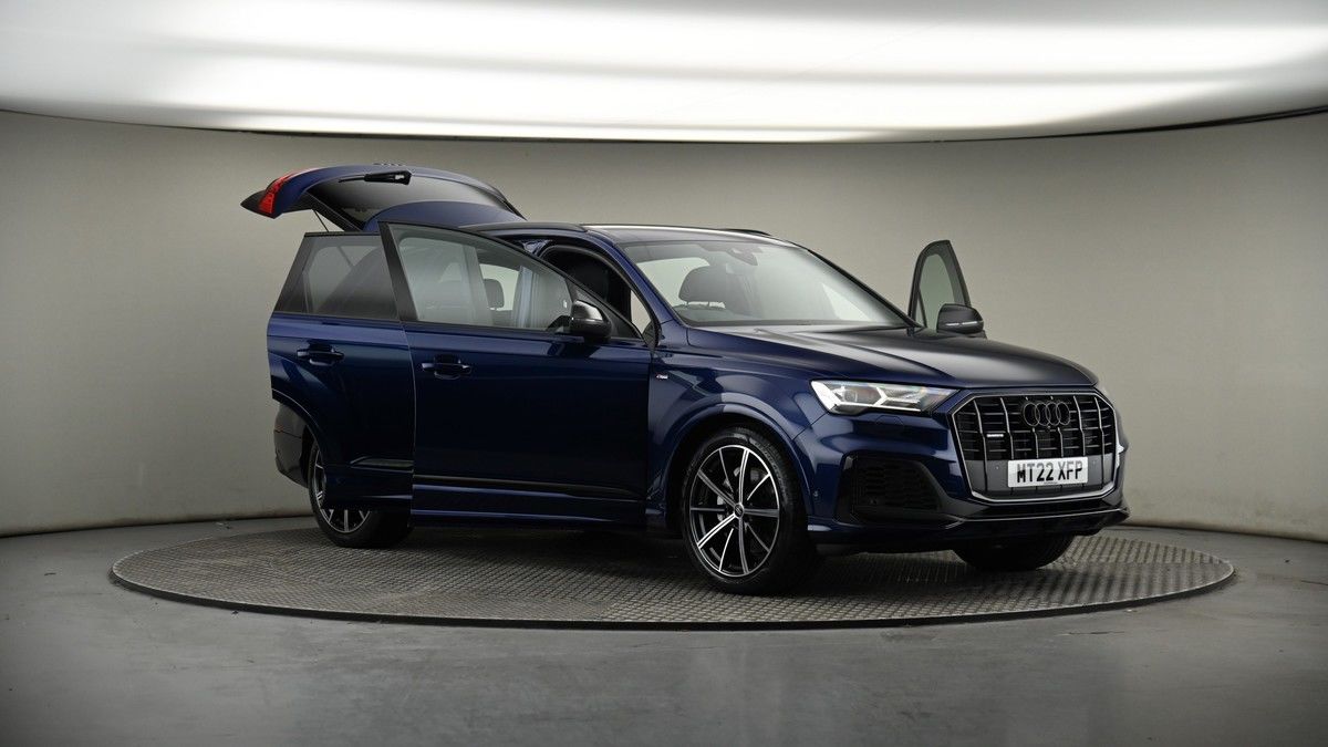 More views of Audi Q7