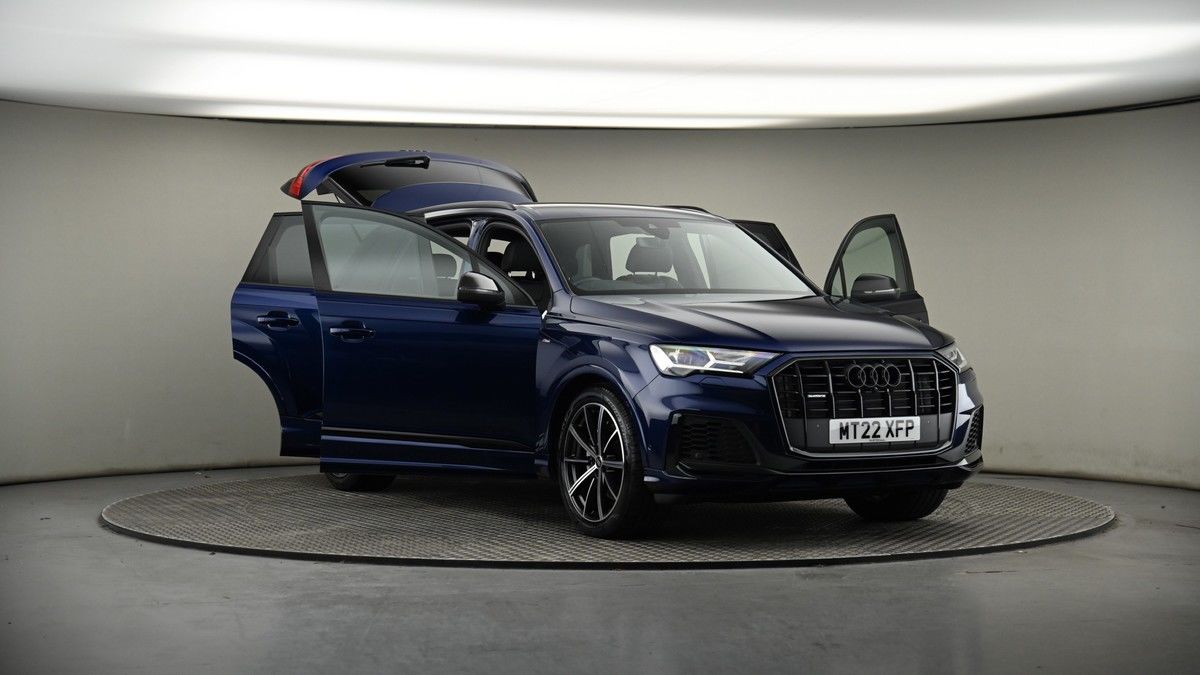 More views of Audi Q7