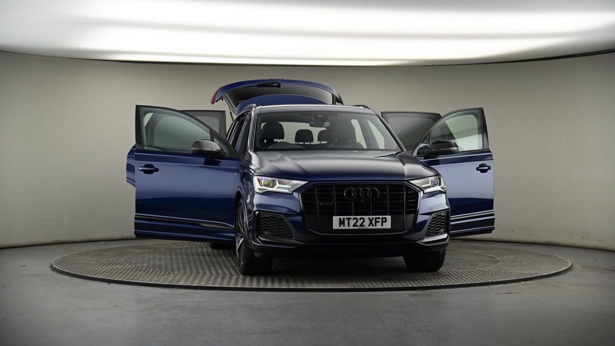 More views of Audi Q7