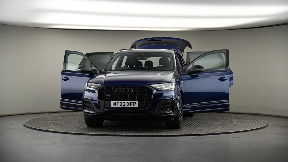 More views of Audi Q7