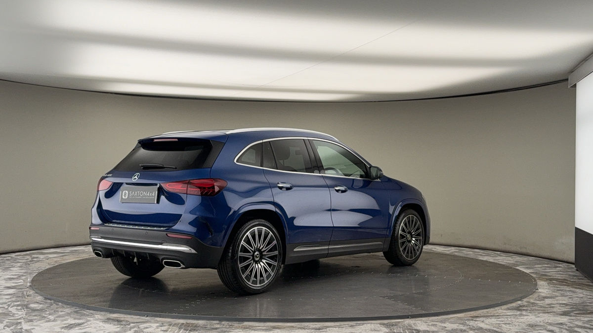More views of Mercedes-Benz GLA