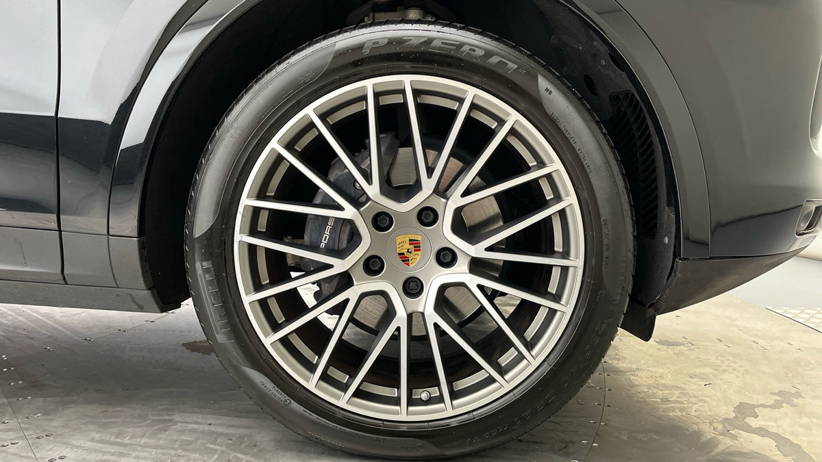 Porsche Cayenne Image 10