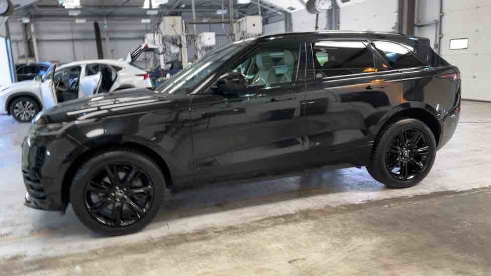 More views of Land Rover Range Rover Velar