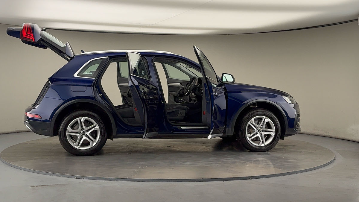 More views of Audi Q5