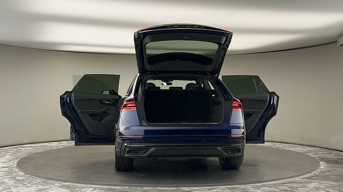More views of Audi Q8