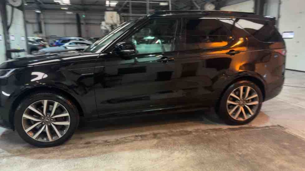 More views of Land Rover Discovery