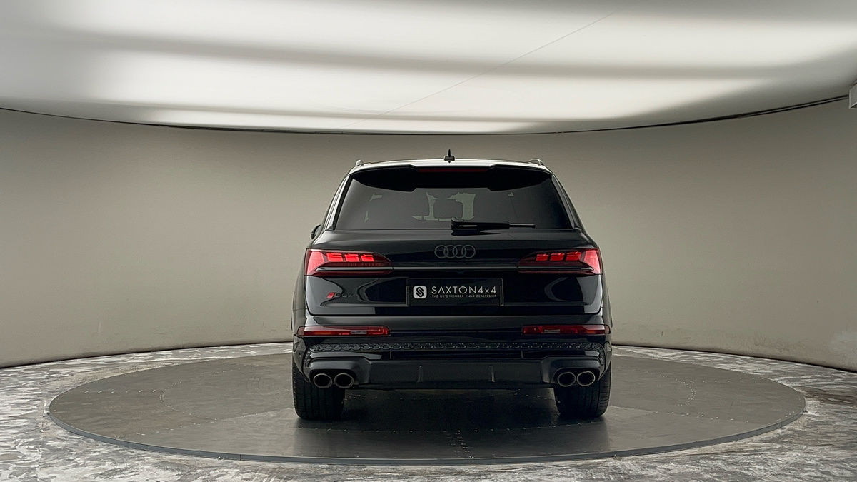 More views of Audi SQ7