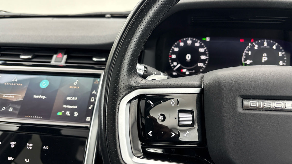 Land Rover Discovery Sport Image 13