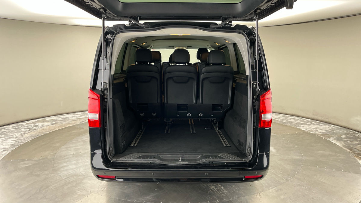 Mercedes-Benz Vito Image 11