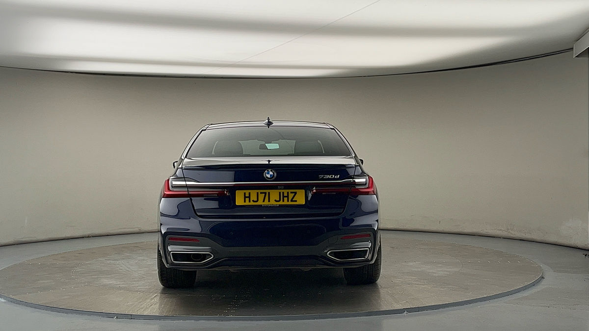 BMW 7 Series Image 4