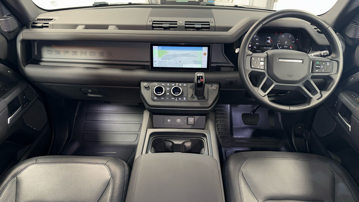 Land Rover Defender 110 Urban Image 24