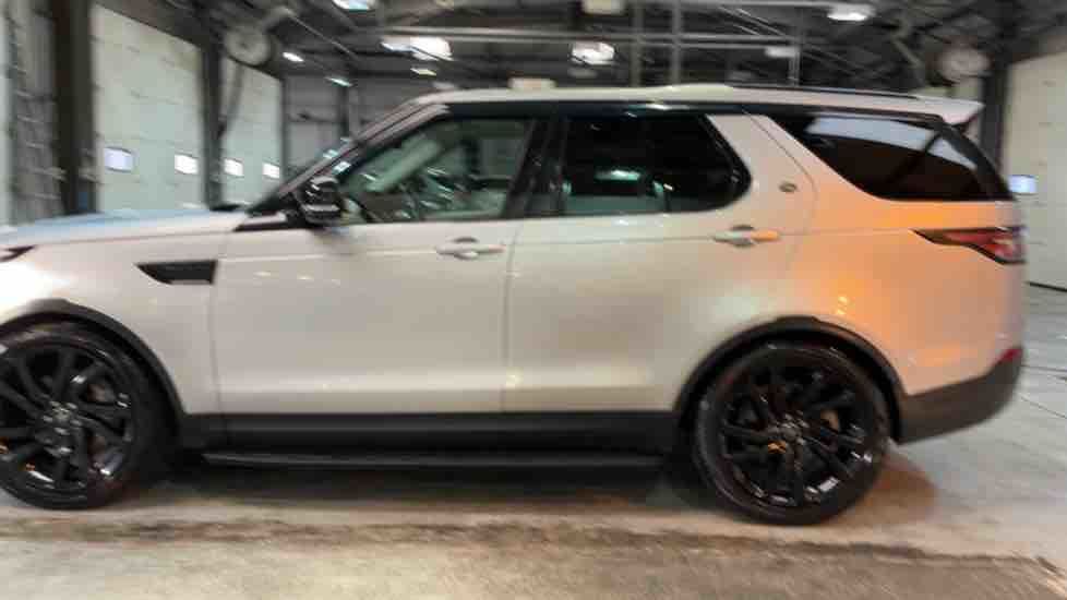 More views of Land Rover Discovery