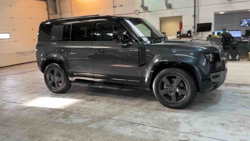 More views of Land Rover Defender 110